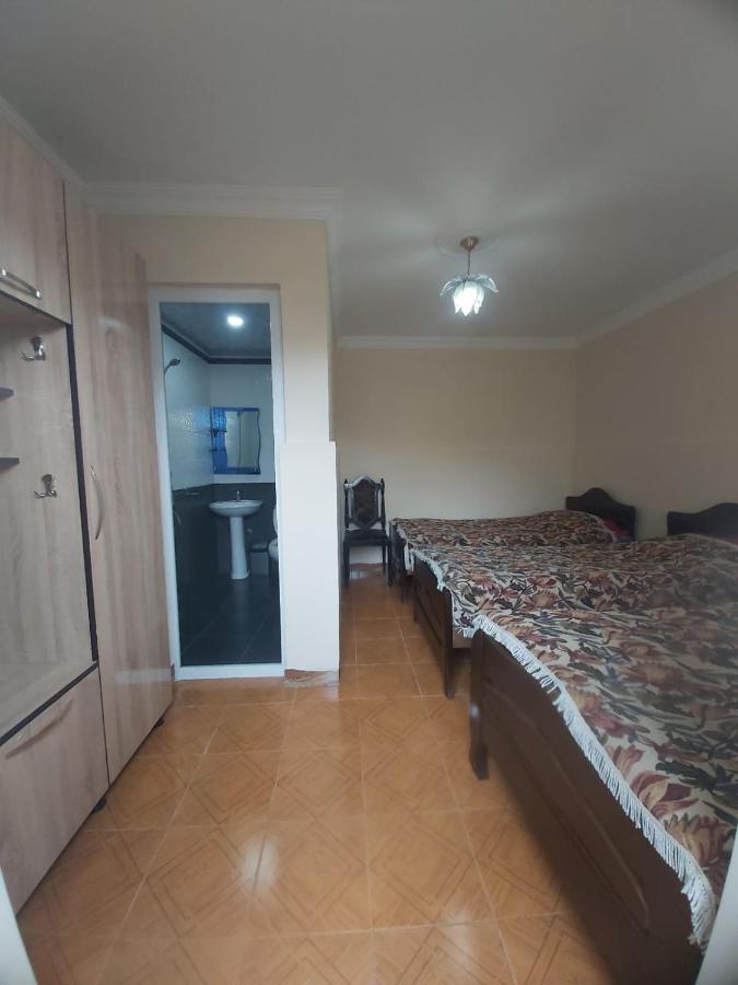 Linda Guest House Batoemi Buitenkant foto