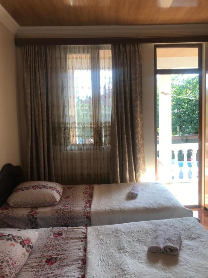 Linda Guest House Batoemi Buitenkant foto