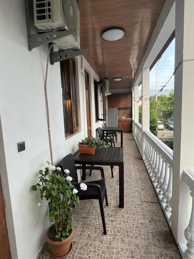 Linda Guest House Batoemi Buitenkant foto