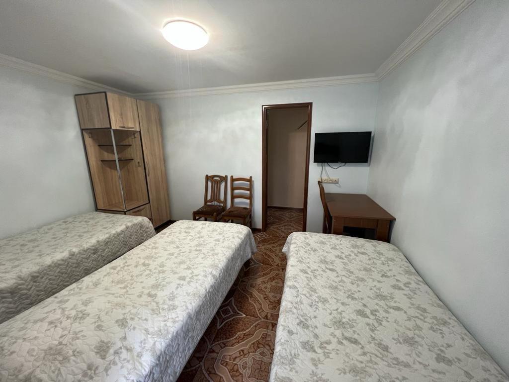Linda Guest House Batoemi Buitenkant foto