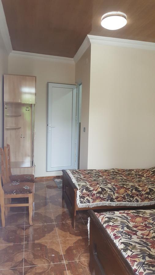 Linda Guest House Batoemi Buitenkant foto