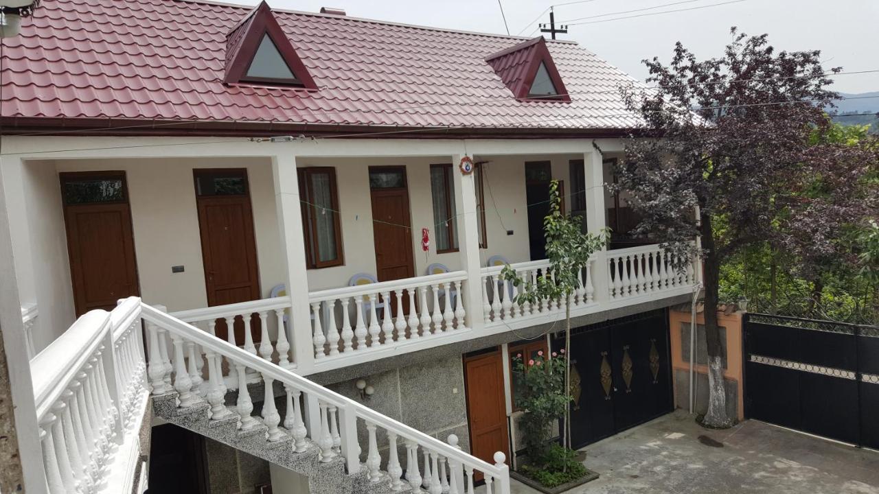 Linda Guest House Batoemi Buitenkant foto