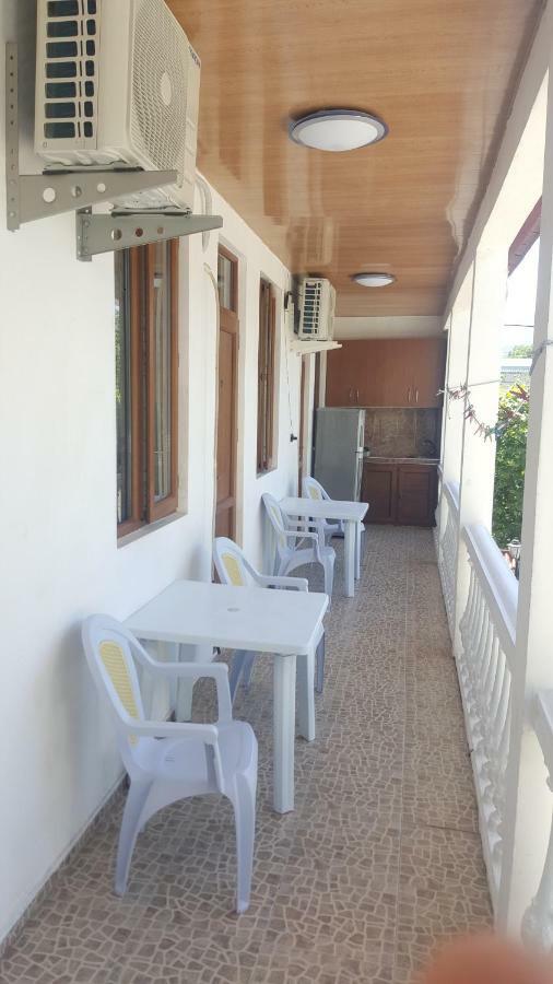Linda Guest House Batoemi Buitenkant foto